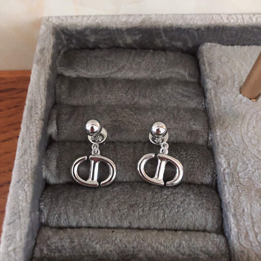 Dior E2049 Tribales Earrings D99142