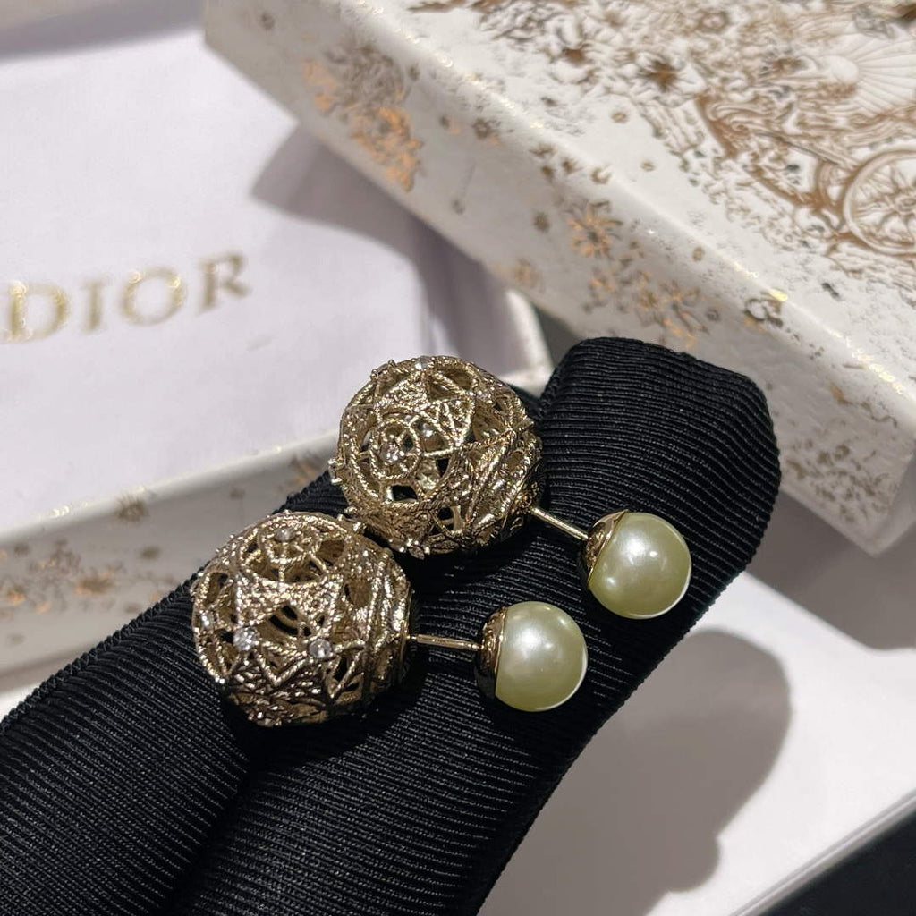 Dior E2060 Tribales Earrings D99132