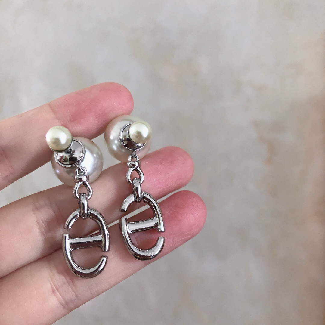 Dior E2112 Tribales Earrings D99135