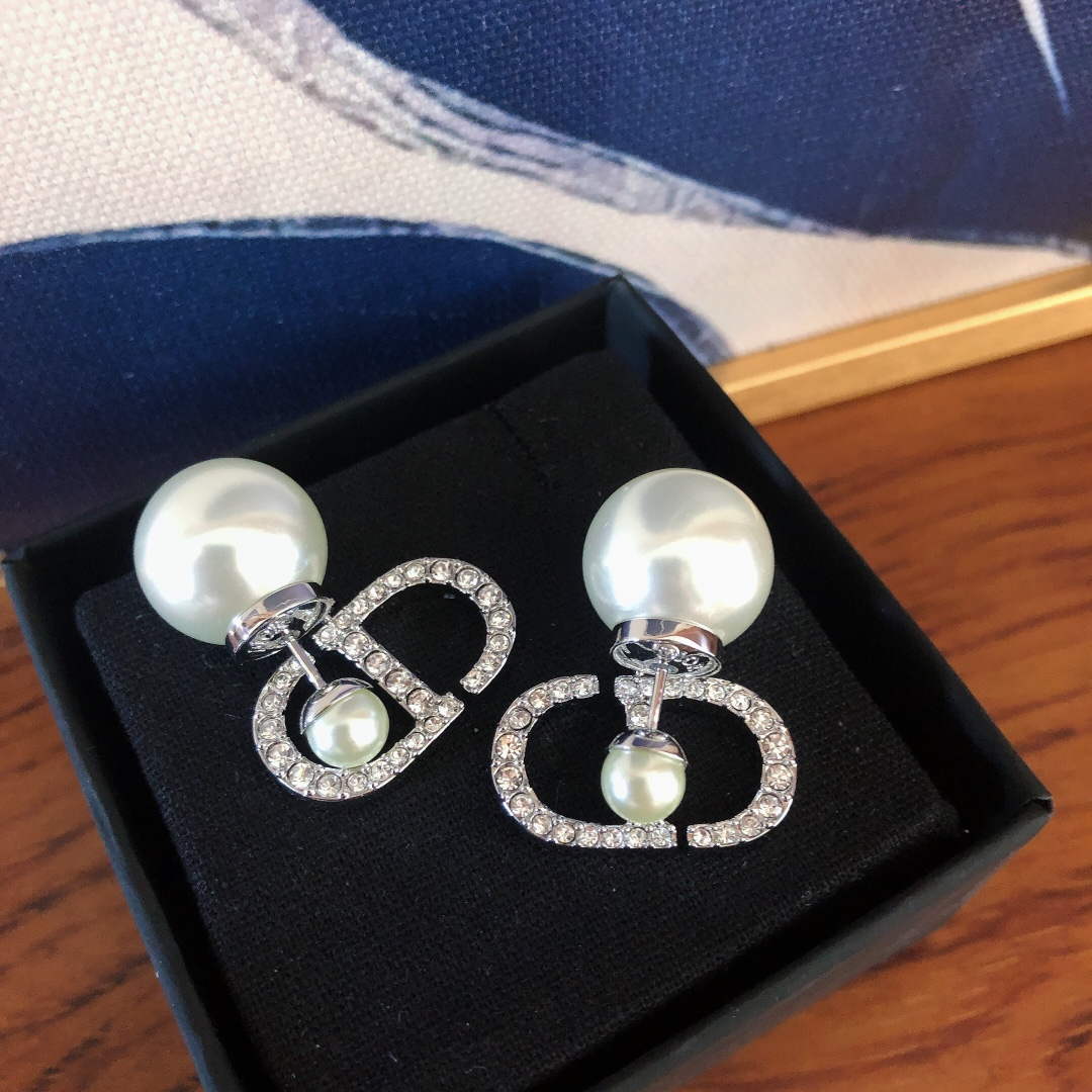 Dior E2141 Tribales Clip Earrings D99136