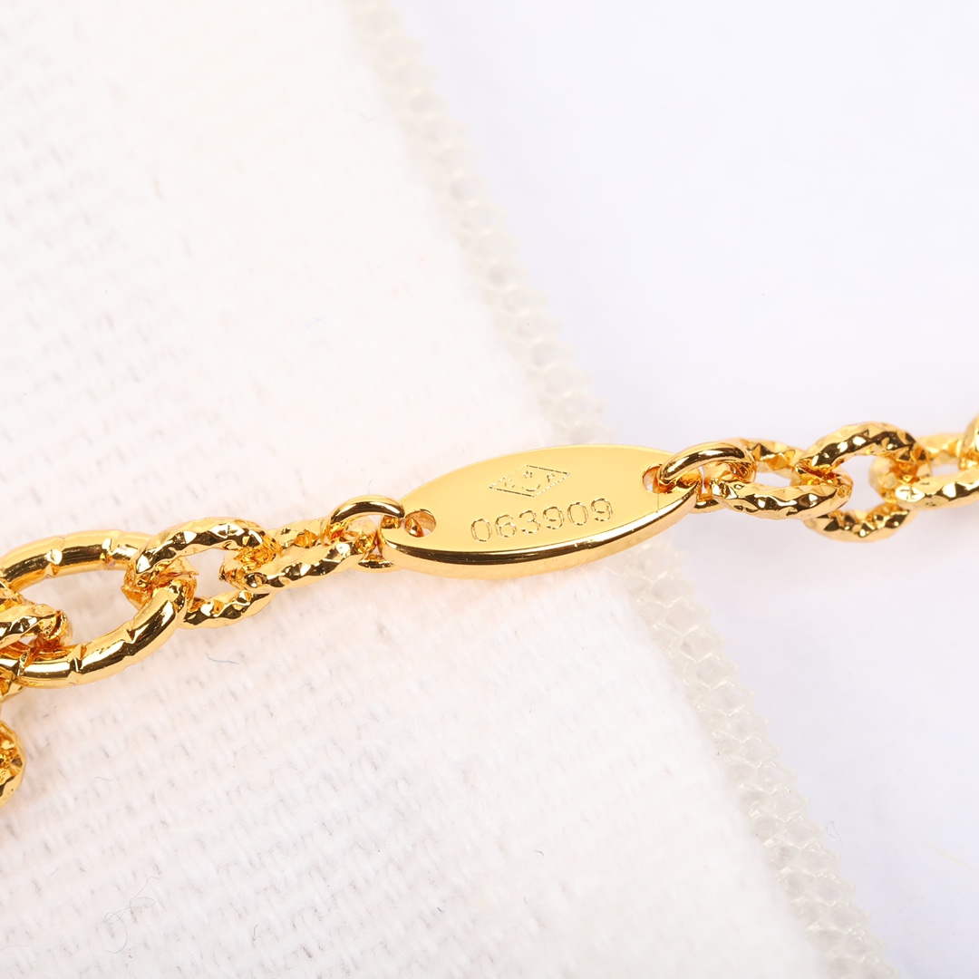 Dior  JRDV94117 Rose Des Vents Bracelet D99219