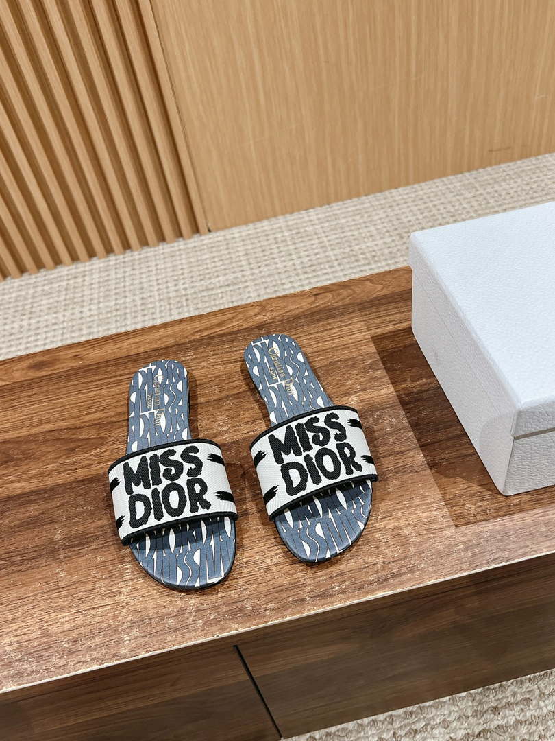 Dior KCO109EZO Dway Slide Embroidered Cotton and Deep Blue Miss Dior Allover Motif Shoes D82985