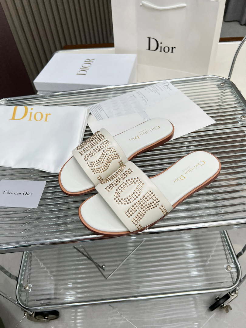 Dior KCO138CTU Dway Slide White Calfskin and Gold-Finish Studs Fashion Shoes D82980