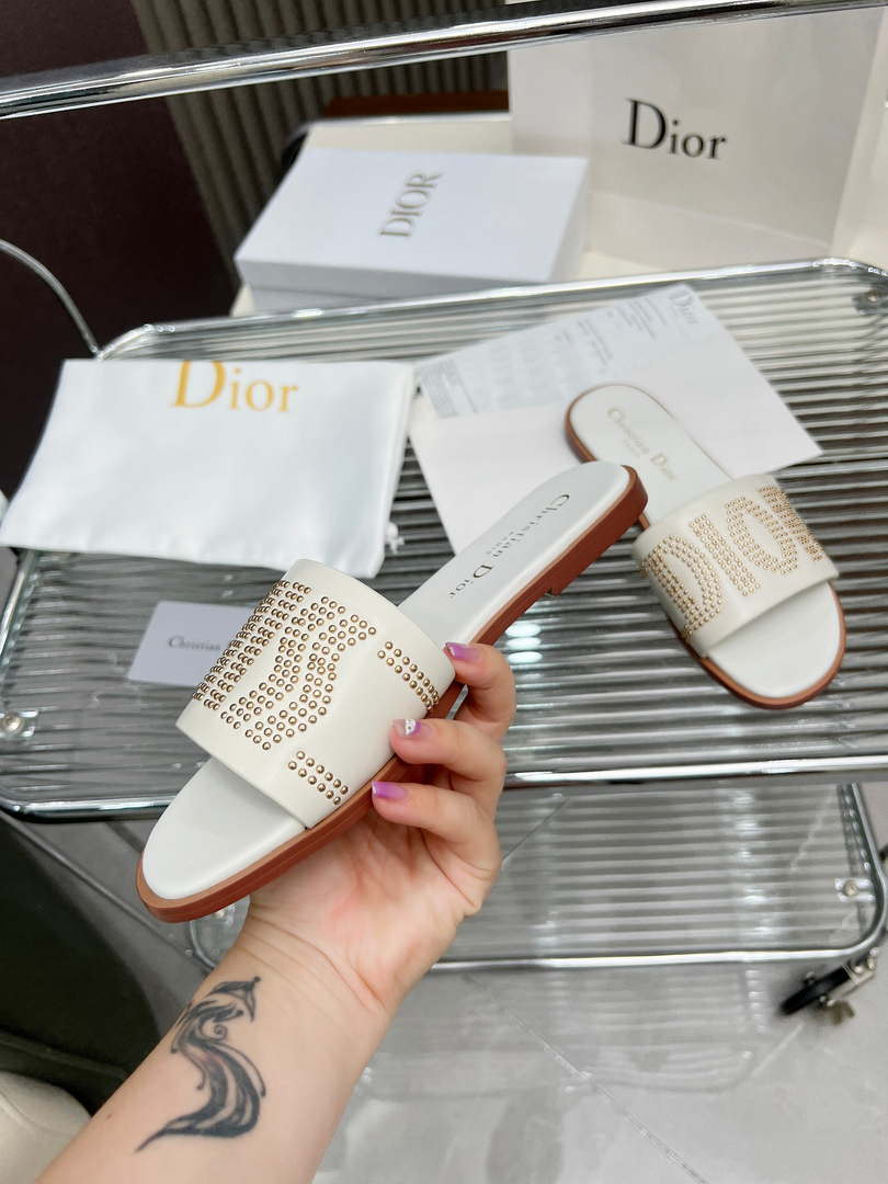 Dior KCO138CTU Dway Slide White Calfskin and Gold-Finish Studs Fashion Shoes D82980