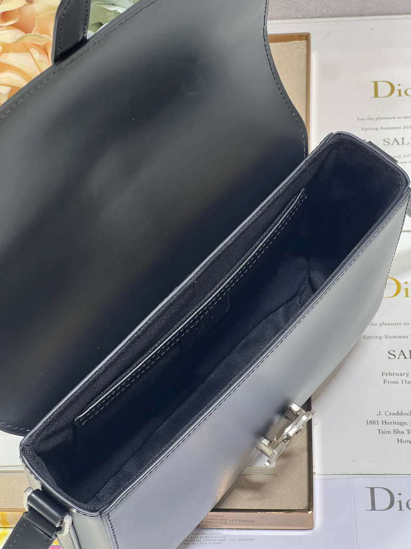 Dior M0051 Crossbody Men Bag Smooth Calfskin Black