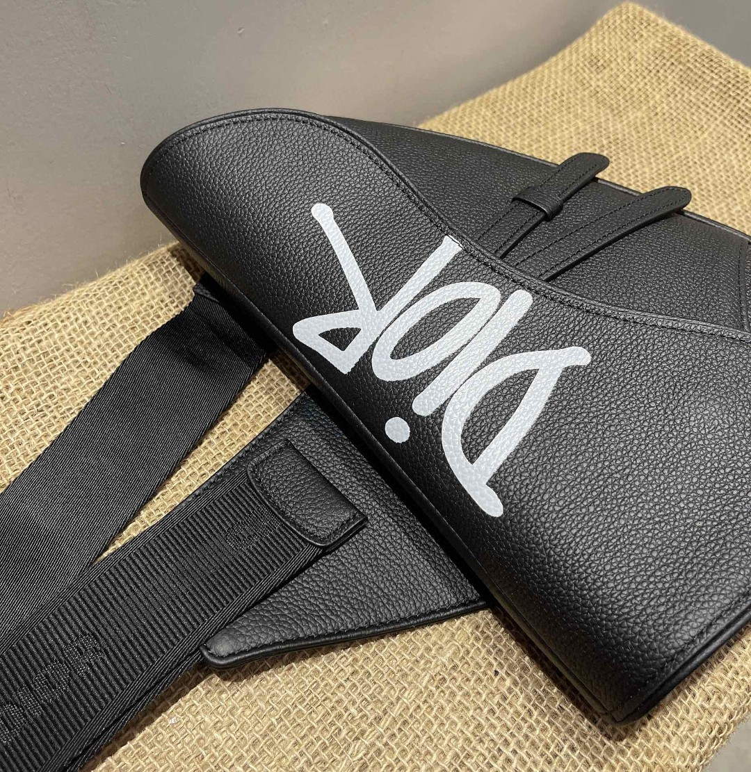 Dior M0446 Saddle Bag Dior Calfskin Bag Black - Default Title - View 4