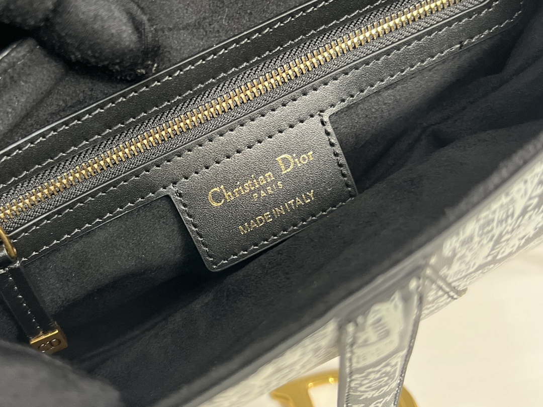 Dior M0455 Saddle Bag With Strap Black and White Ultramatte Calfskin - Default Title - View 9