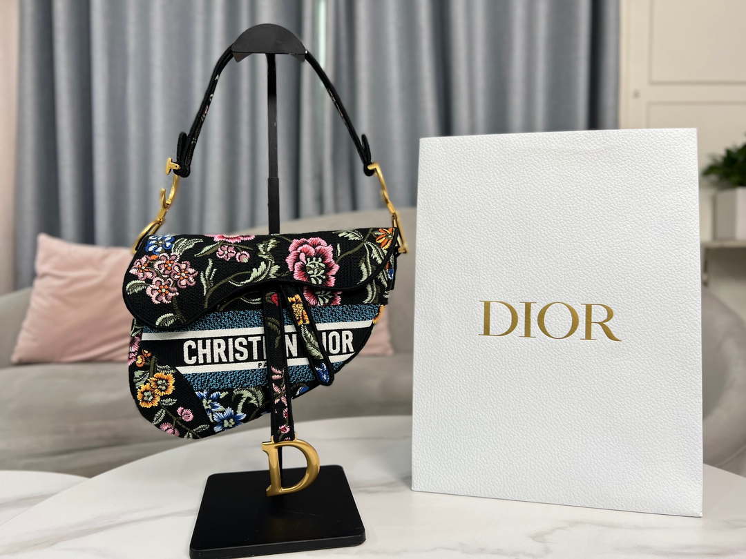 Dior M0455 Saddle Bag With Strap Black Cross-Stitch Embroidery - Default Title - View 1
