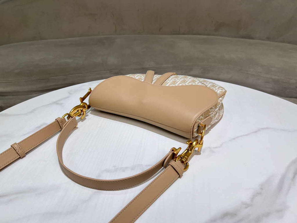 Dior M0455 Saddle Bag with Strap Dior Oblique Jacquard and Natural Smooth Calfskin