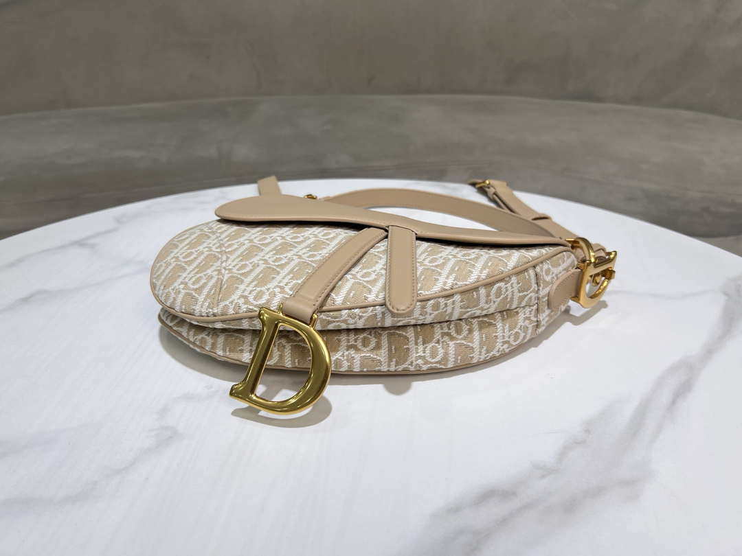 Dior M0455 Saddle Bag with Strap Dior Oblique Jacquard and Natural Smooth Calfskin