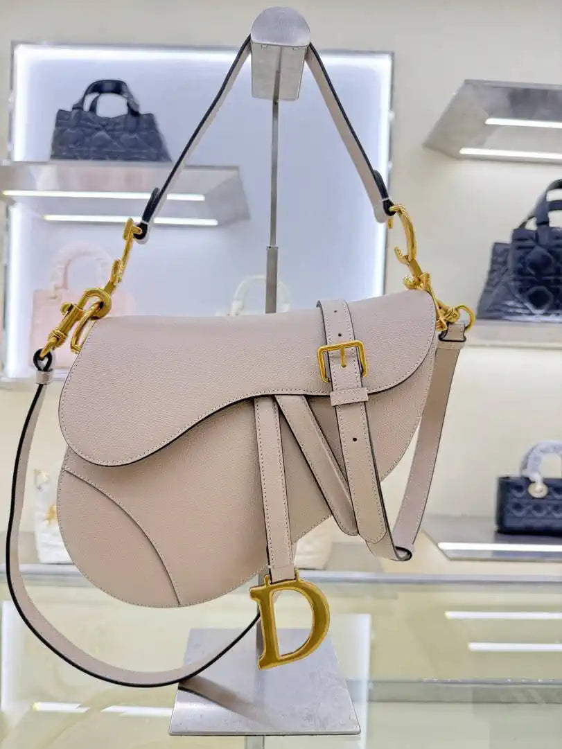 Dior M0455 Saddle Bag With Strap Grained Calfskin Rouge Rice M0456