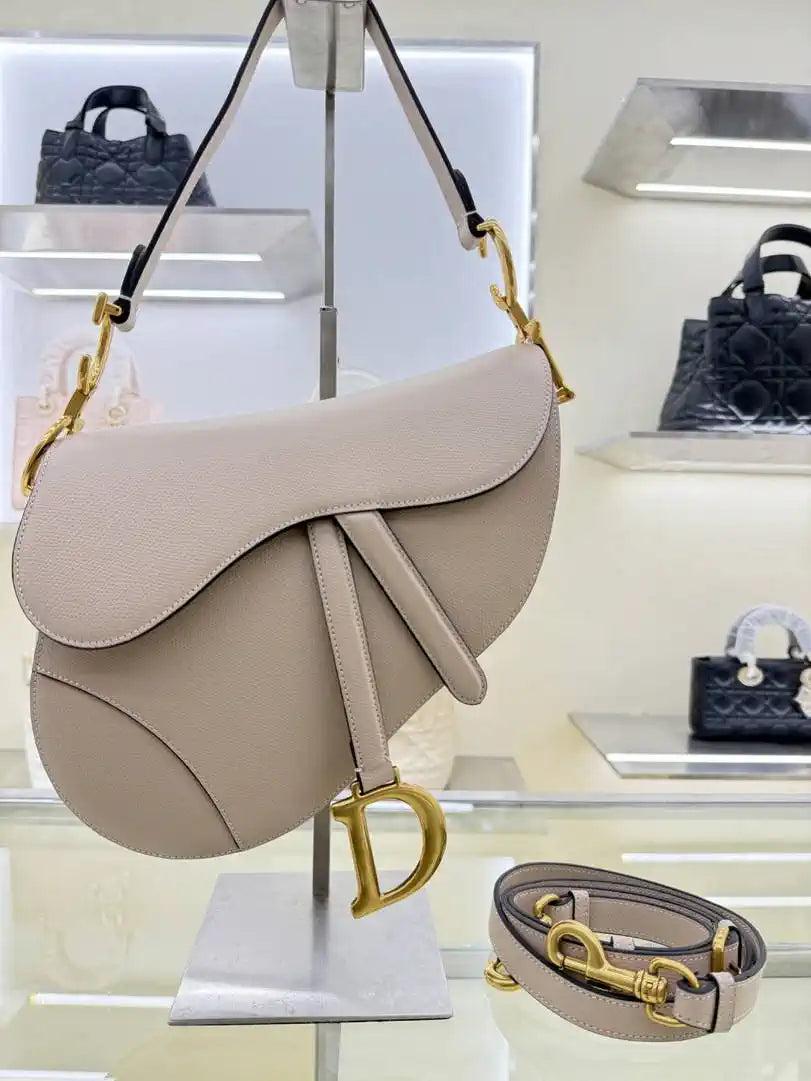 Dior M0455 Saddle Bag With Strap Grained Calfskin Rouge Rice M0456