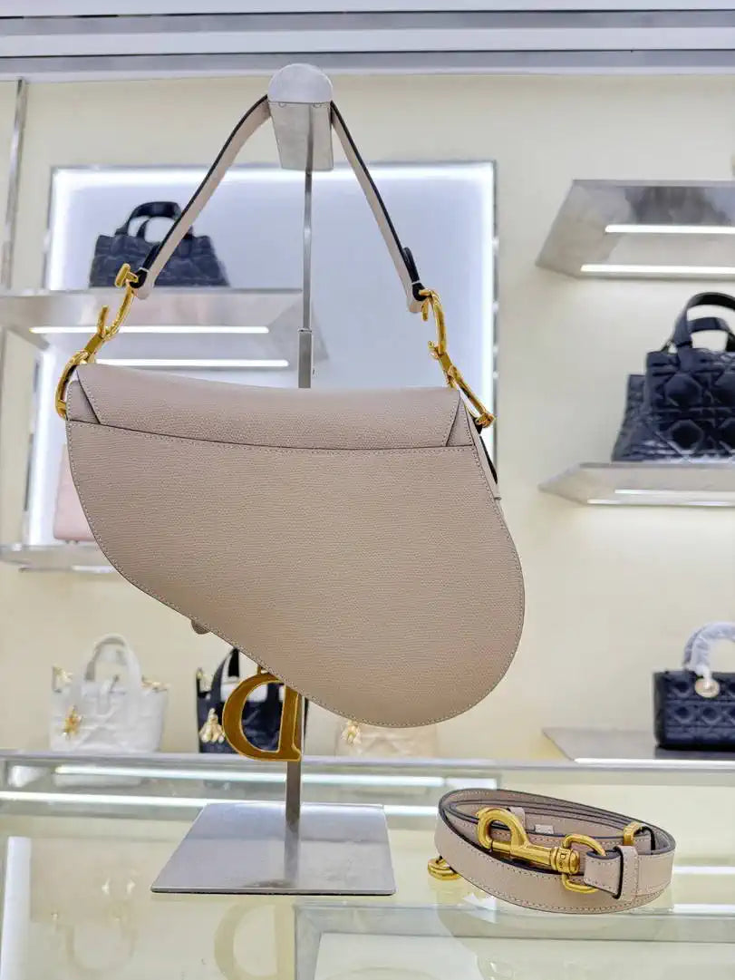 Dior M0455 Saddle Bag With Strap Grained Calfskin Rouge Rice M0456