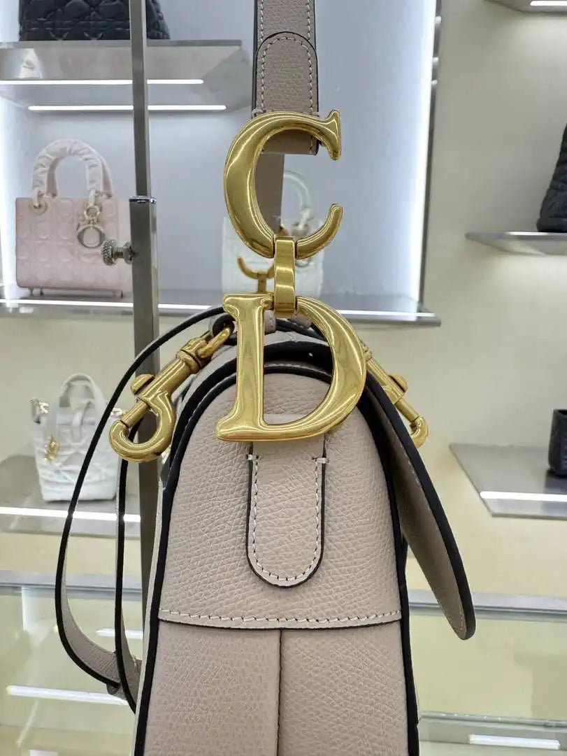 Dior M0455 Saddle Bag With Strap Grained Calfskin Rouge Rice M0456