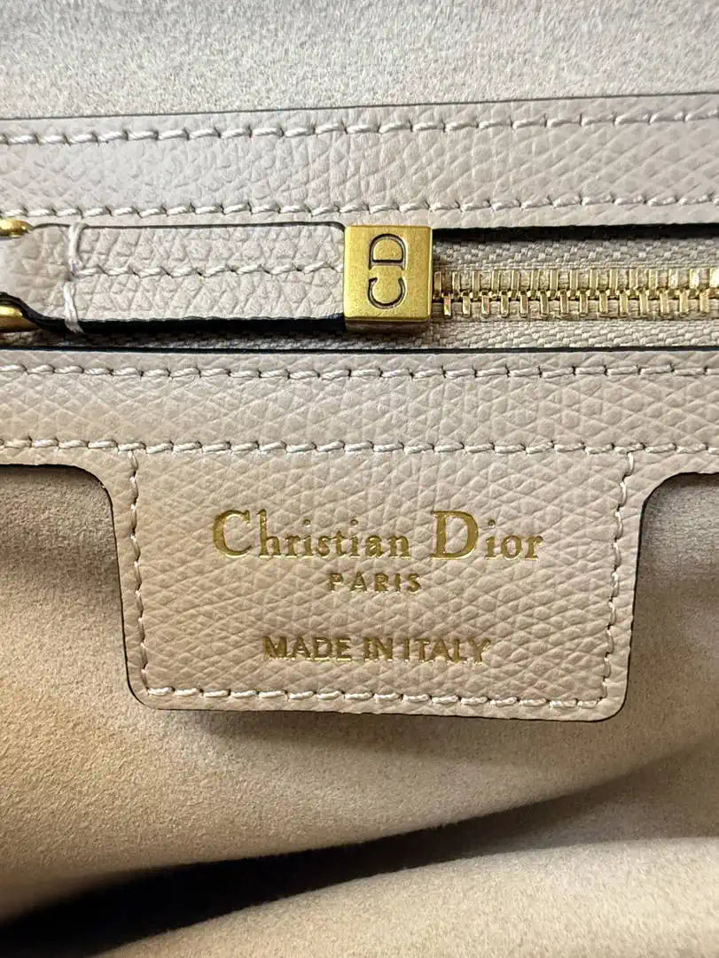 Dior M0455 Saddle Bag With Strap Grained Calfskin Rouge Rice M0456