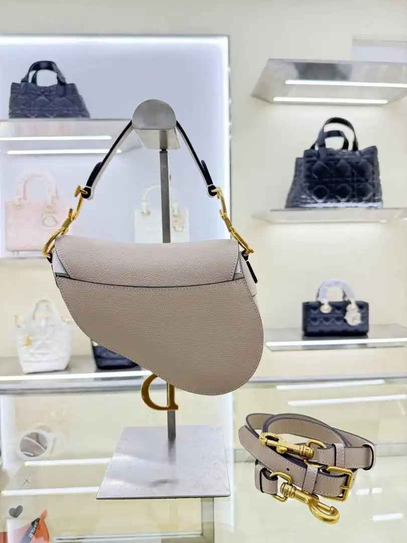Dior M0455 Saddle Bag With Strap Grained Calfskin Rouge Rice M0456