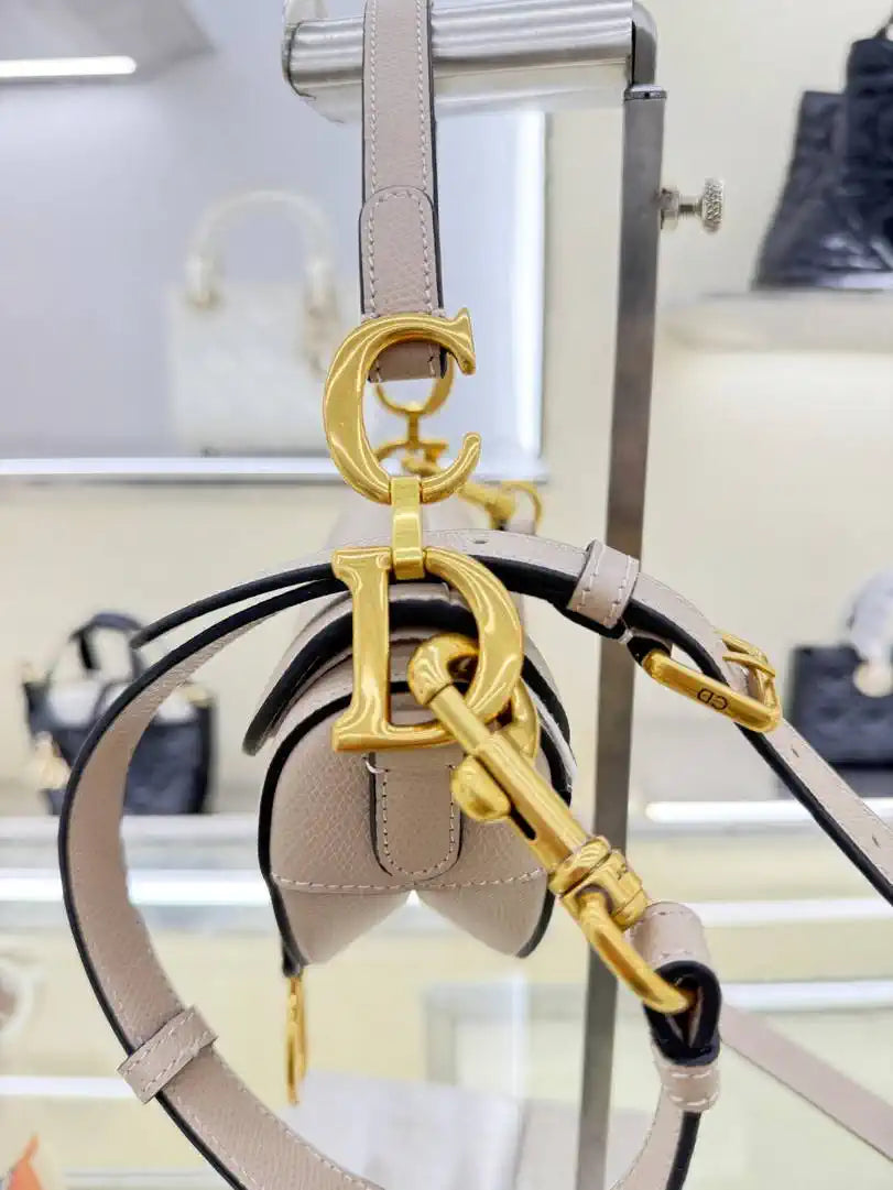 Dior M0455 Saddle Bag With Strap Grained Calfskin Rouge Rice M0456