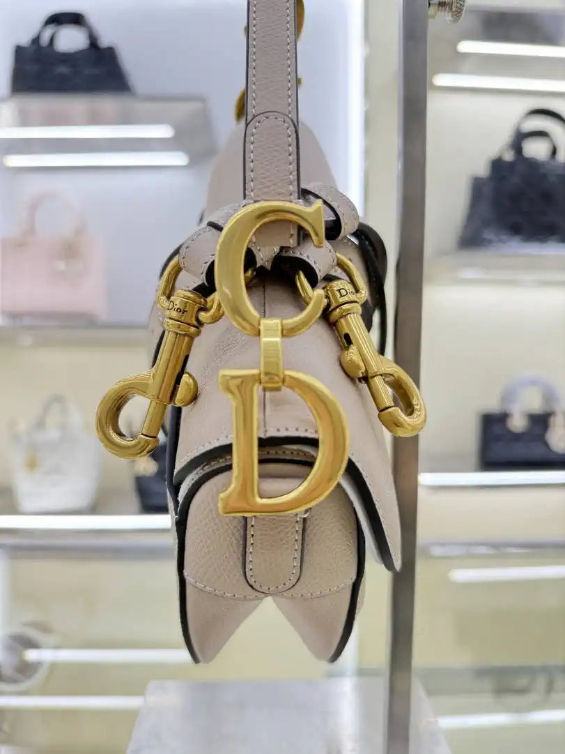 Dior M0455 Saddle Bag With Strap Grained Calfskin Rouge Rice M0456