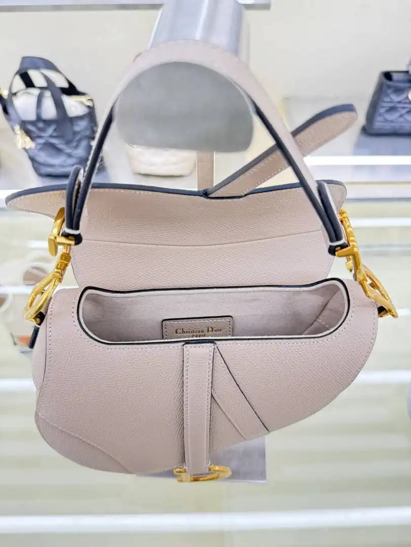 Dior M0455 Saddle Bag With Strap Grained Calfskin Rouge Rice M0456