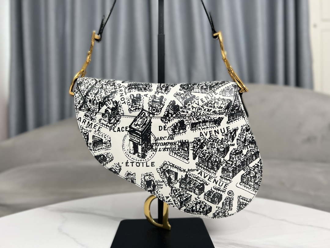 Dior M0455 Saddle Bag With Strap Ultramatte Calfskin White & Black