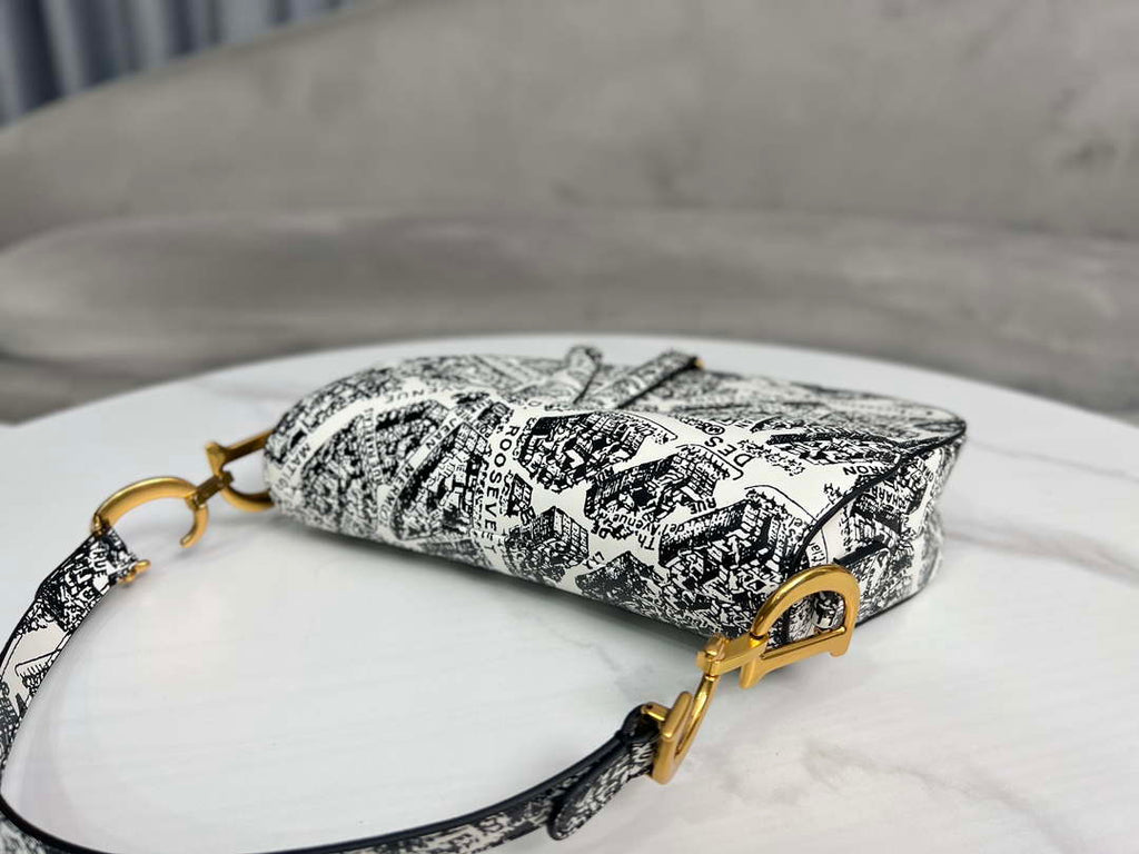 Dior M0455 Saddle Bag With Strap Ultramatte Calfskin White & Black