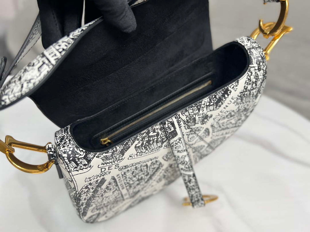 Dior M0455 Saddle Bag With Strap Ultramatte Calfskin White & Black