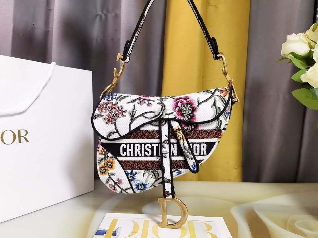 Dior M0455 Saddle Bag With Strap White Cross-Stitch Embroidery - Default Title - View 1