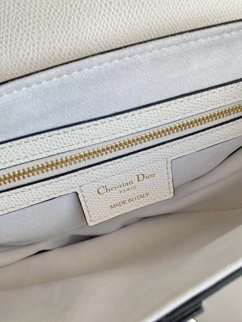 Dior M0455 Saddle Bag With Strap White Grained Calfskin