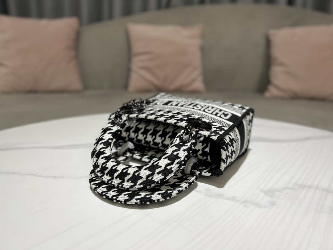 Dior M0500 MINI Lady D-LITE Bag Black and White Houndstooth Embroidery