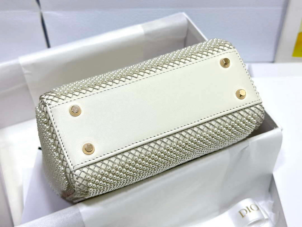 Dior M0505 Mini Dior Lady Bag White Embroidered white resin beads