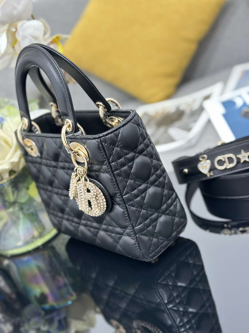 Dior M0531 Small Lady Dior Bag  Black Cannage Lambskin with Gold-Finish