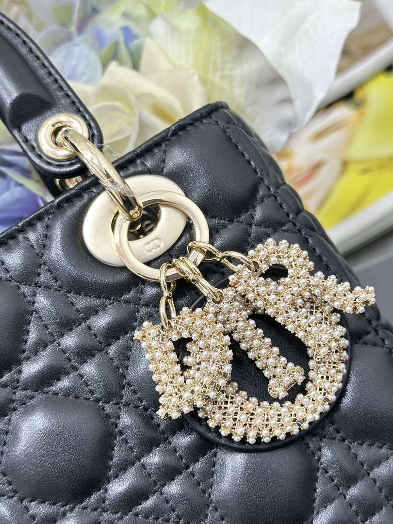 Dior M0531 Small Lady Dior Bag  Black Cannage Lambskin with Gold-Finish