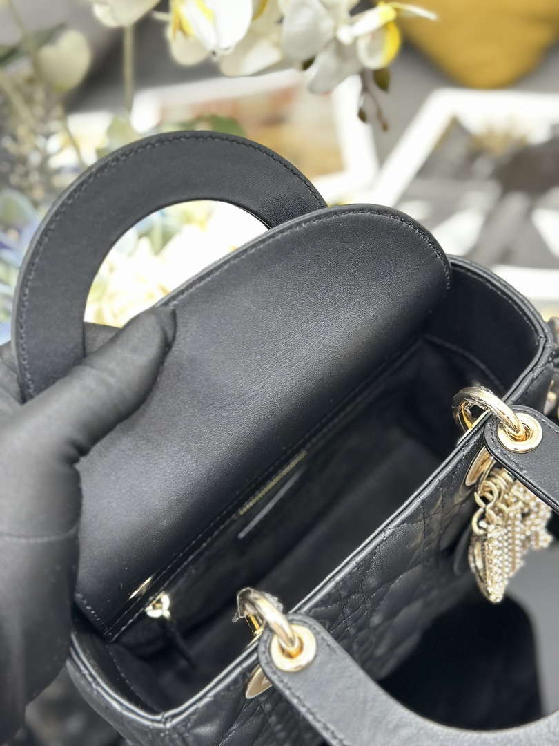 Dior M0531 Small Lady Dior Bag  Black Cannage Lambskin with Gold-Finish