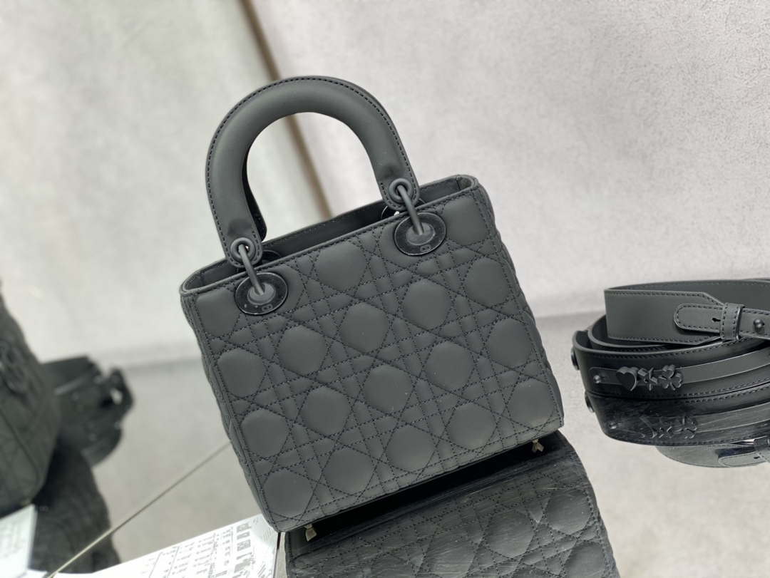Dior M0531 Small Lady Dior Bag Gray Cannage with enamel buckle