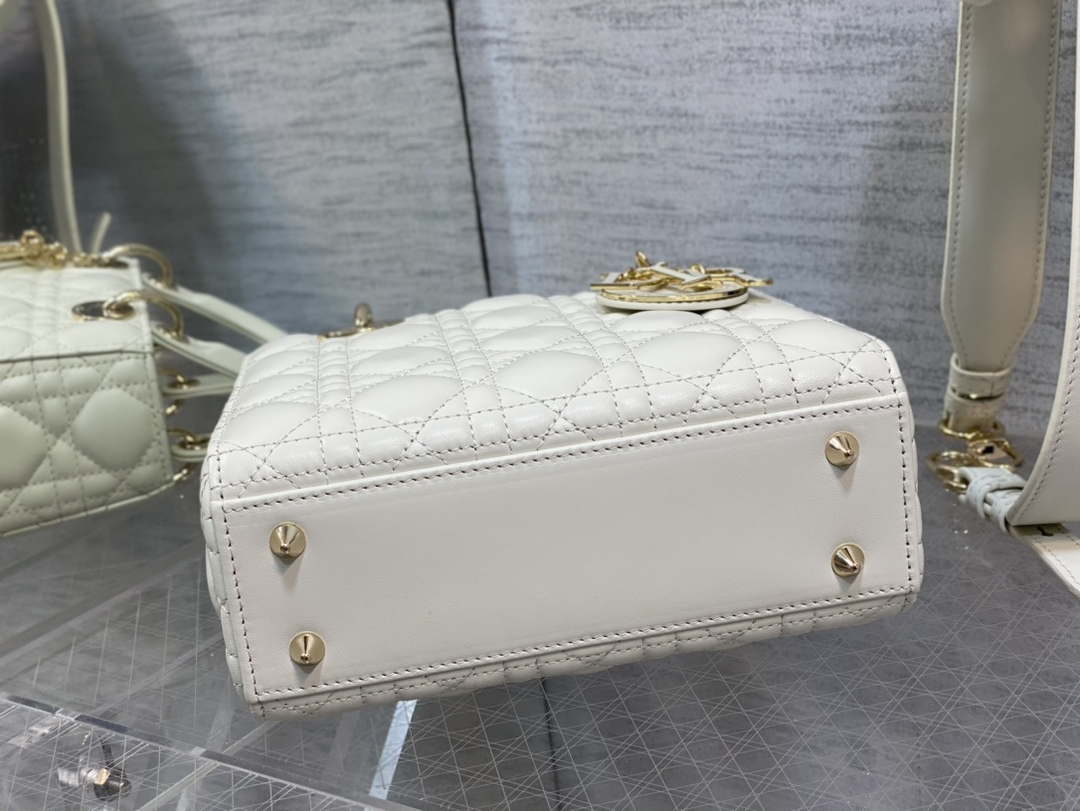 Dior M0531 Small Lady Dior Bag White Cannage with enamel buckle