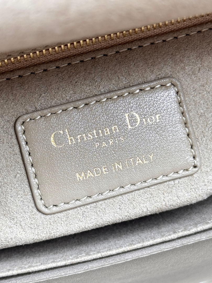 Dior M0531OUQA_M030 Small Lady Dior Bag Milk Apricot Cannage Lambskin