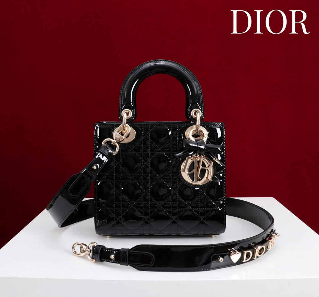 Dior M0531OUQA_M030 Small Lady Dior Bag with patent leather Black