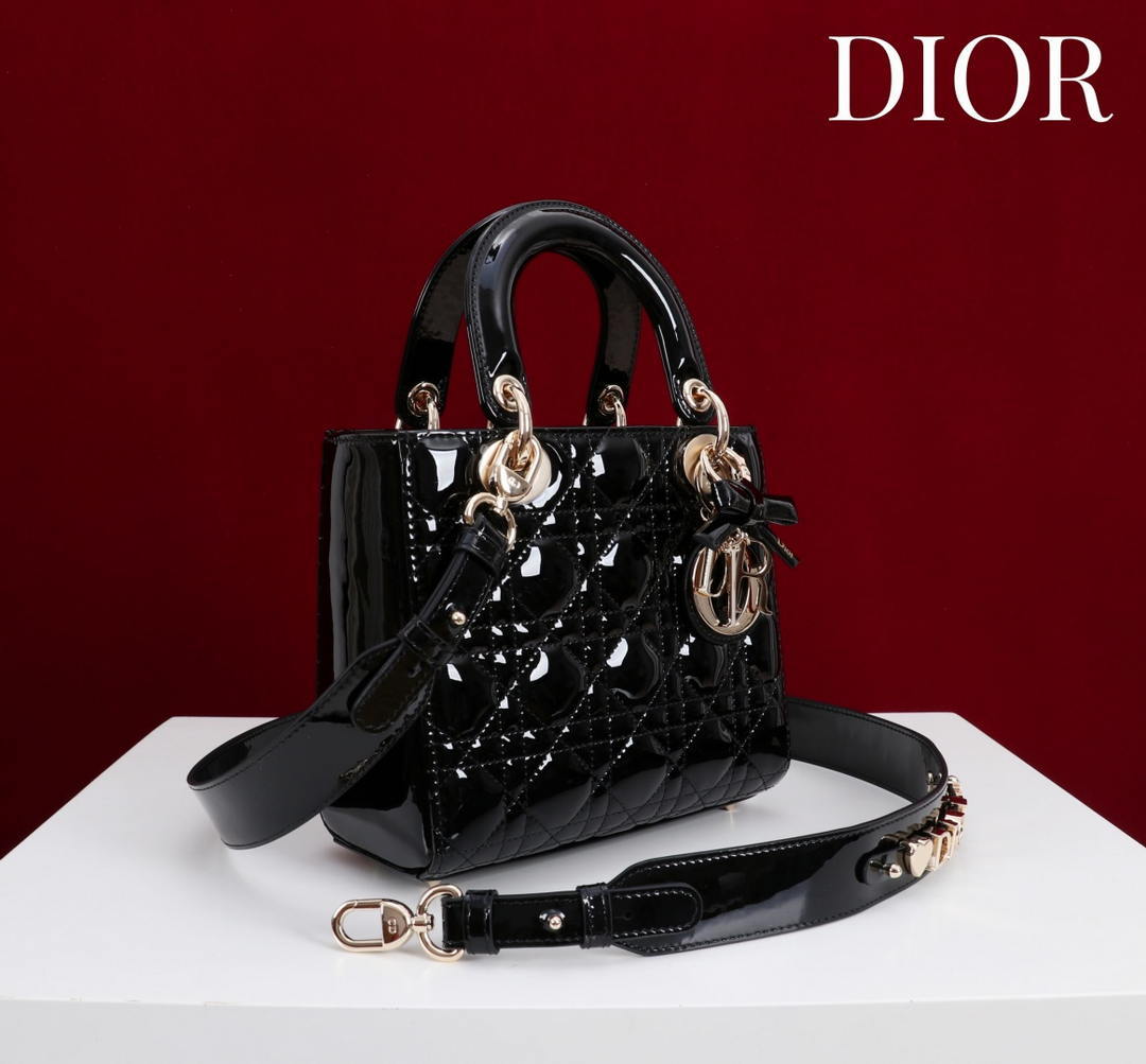 Dior M0531OUQA_M030 Small Lady Dior Bag with patent leather Black