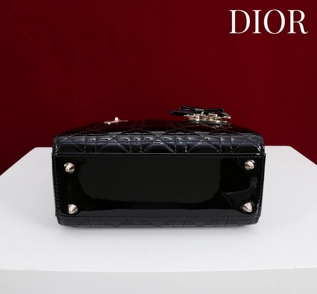 Dior M0531OUQA_M030 Small Lady Dior Bag with patent leather Black