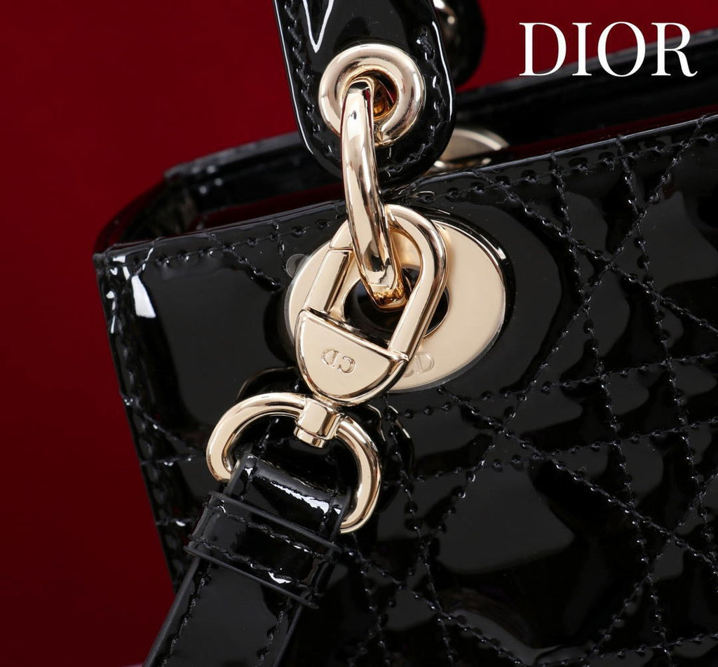 Dior M0531OUQA_M030 Small Lady Dior Bag with patent leather Black