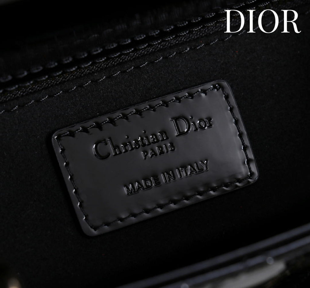 Dior M0531OUQA_M030 Small Lady Dior Bag with patent leather Black