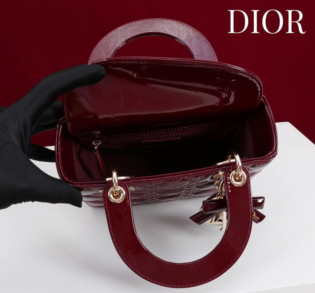 Dior M0531OUQA_M030 Small Lady Dior Bag with patent leather Wine Red
