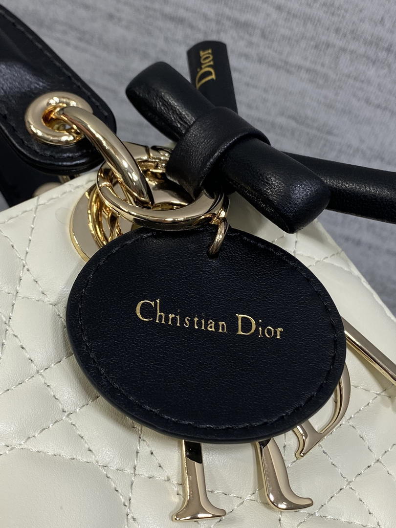 Dior M0531OUQA_M030 Small Lady Dior Bag with Strap Latte Cannage Lambskin Black Handle