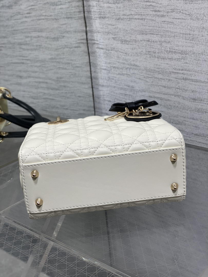 Dior M0531OUQA_M030 Small Lady Dior Bag with Strap Latte Cannage Lambskin Black Handle