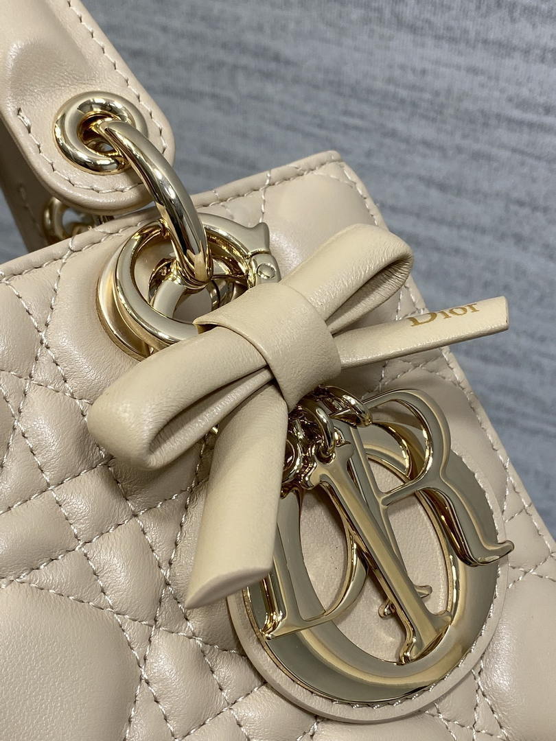 Dior M0531OUQA_M030 Small Lady Dior Bag with Strap Nude Pink Cannage Lambskin