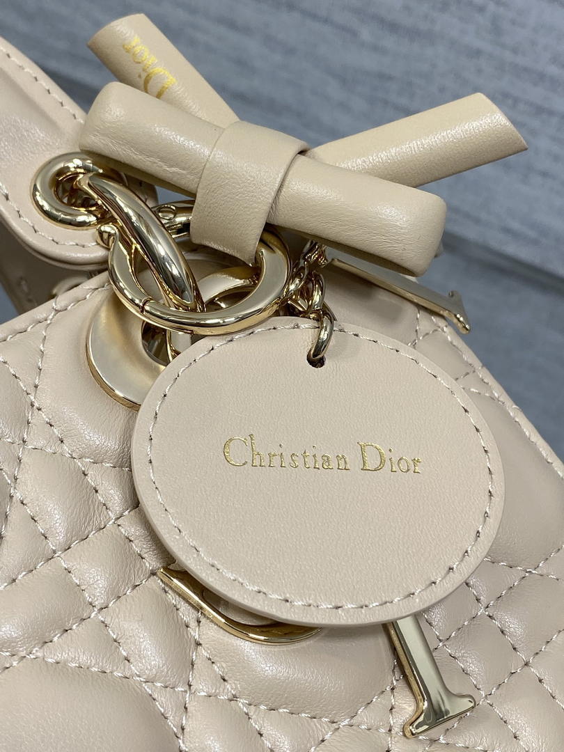 Dior M0531OUQA_M030 Small Lady Dior Bag with Strap Nude Pink Cannage Lambskin