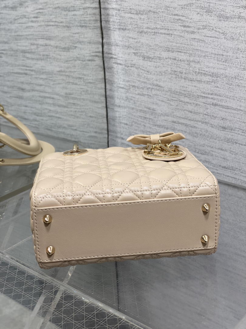 Dior M0531OUQA_M030 Small Lady Dior Bag with Strap Nude Pink Cannage Lambskin