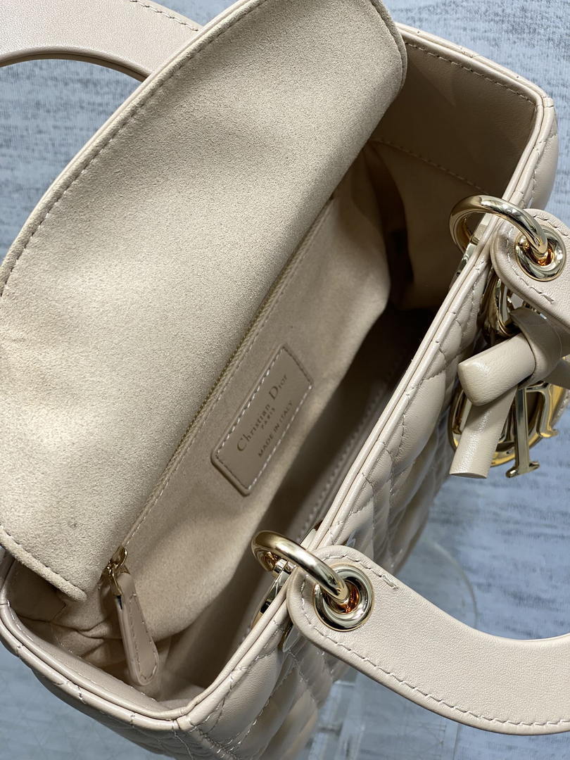 Dior M0531OUQA_M030 Small Lady Dior Bag with Strap Nude Pink Cannage Lambskin