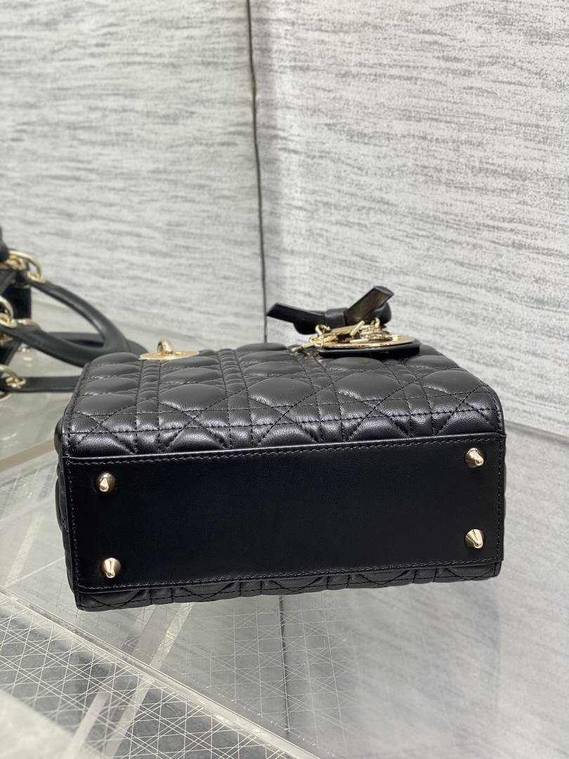 Dior M0531OUQA_M030 Small Lady Dior Bag with Strap Black Cannage Lambskin
