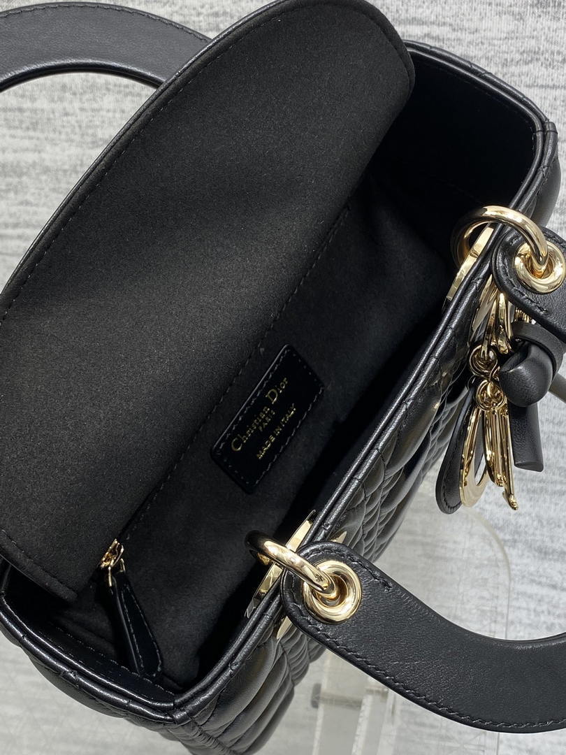 Dior M0531OUQA_M030 Small Lady Dior Bag with Strap Black Cannage Lambskin